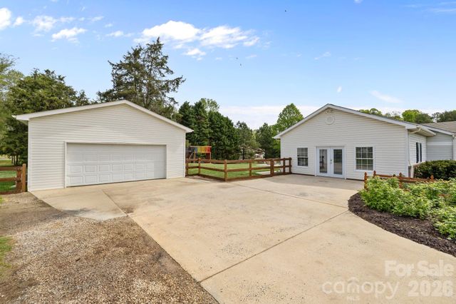 1694 Highway 55 None E, Clover, SC 29710