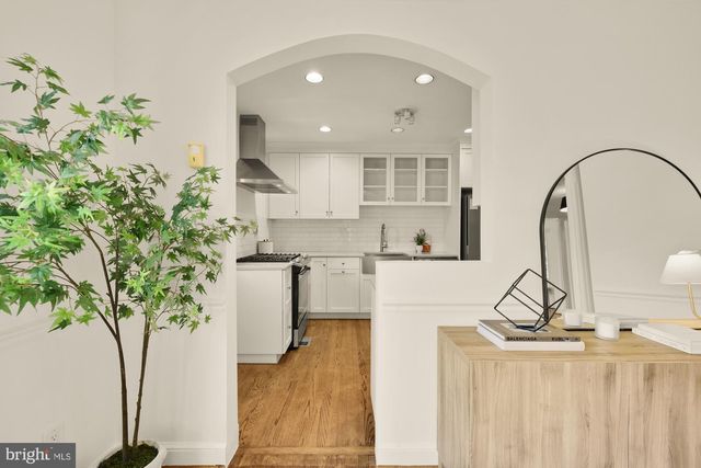 2025 TRUMBULL TER NW, Washington, DC 20011