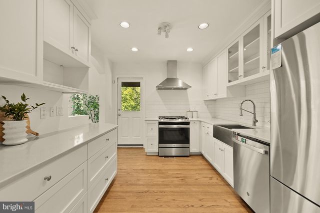 2025 TRUMBULL TER NW, Washington, DC 20011