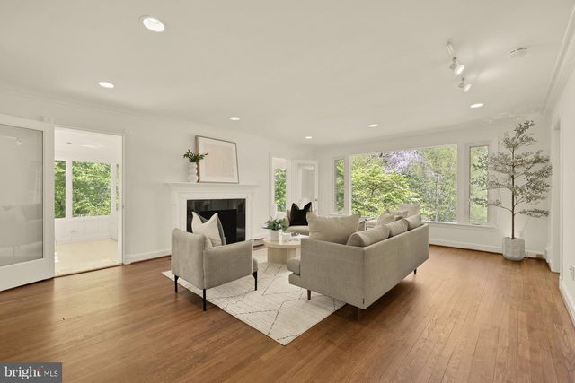 2025 TRUMBULL TER NW, Washington, DC 20011