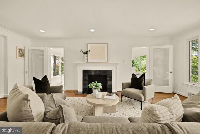 2025 TRUMBULL TER NW, Washington, DC 20011