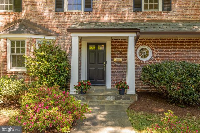 2025 TRUMBULL TER NW, Washington, DC 20011