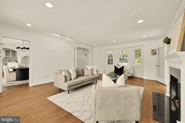 2025 TRUMBULL TER NW, Washington, DC 20011