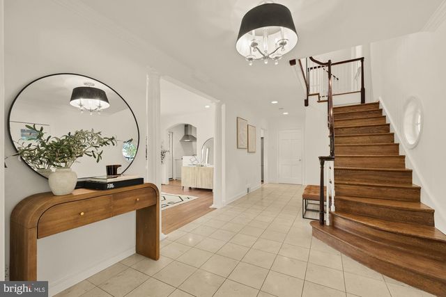 2025 TRUMBULL TER NW, Washington, DC 20011
