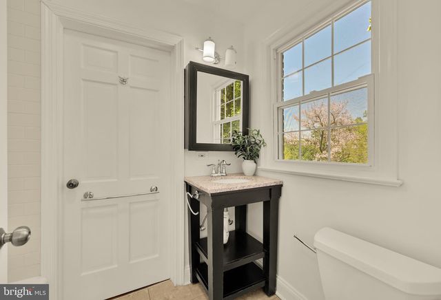2025 TRUMBULL TER NW, Washington, DC 20011