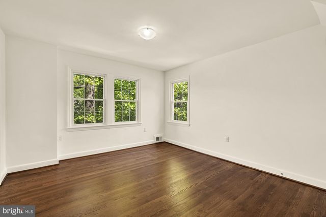 2025 TRUMBULL TER NW, Washington, DC 20011
