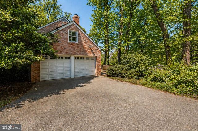 2025 TRUMBULL TER NW, Washington, DC 20011