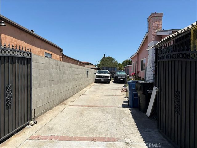11116 S Prairie, Inglewood, CA 90303