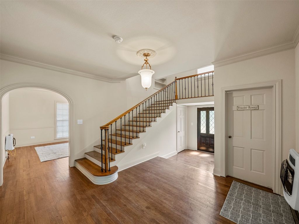 601 N Main Street, Leonard, TX 75452