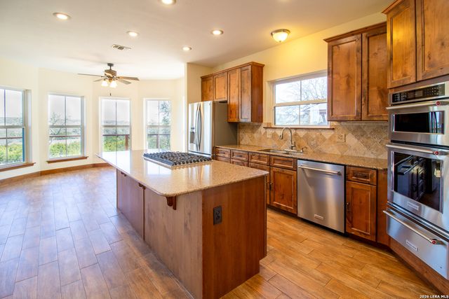 116 Lake Side, Boerne, TX 78006