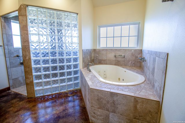 116 Lake Side, Boerne, TX 78006