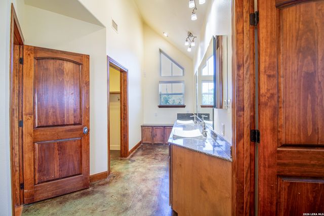 116 Lake Side, Boerne, TX 78006