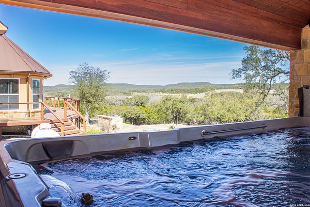 116 Lake Side, Boerne, TX 78006
