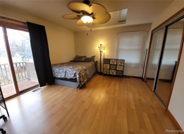 890 Tyrone Avenue, Waterford, MI 48328