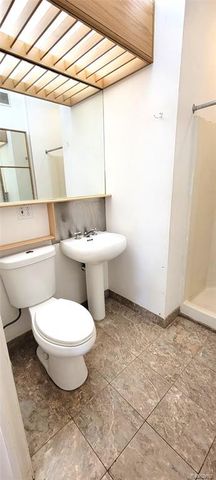 890 Tyrone Avenue, Waterford, MI 48328