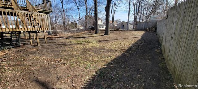 890 Tyrone Avenue, Waterford, MI 48328