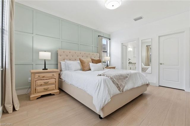 9200 Woodhurst DR, Naples, FL 34120