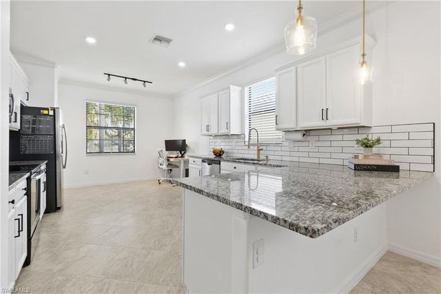 9200 Woodhurst DR, Naples, FL 34120