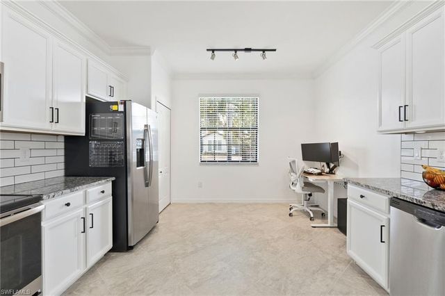 9200 Woodhurst DR, Naples, FL 34120