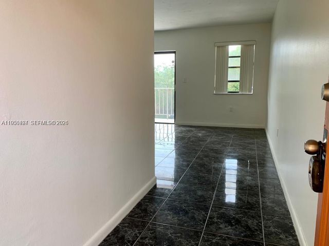 3522 NE 166th St 10, North Miami Beach, FL 33160