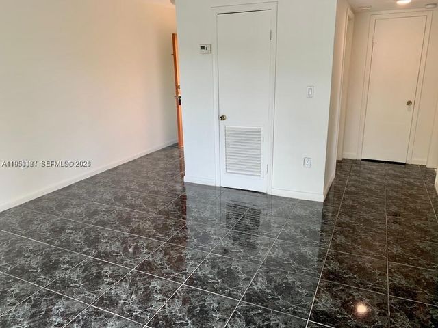 3522 NE 166th St 10, North Miami Beach, FL 33160