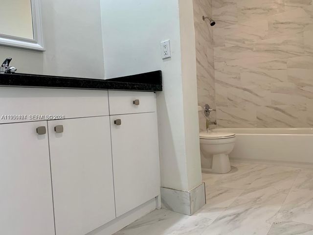 3522 NE 166th St 10, North Miami Beach, FL 33160