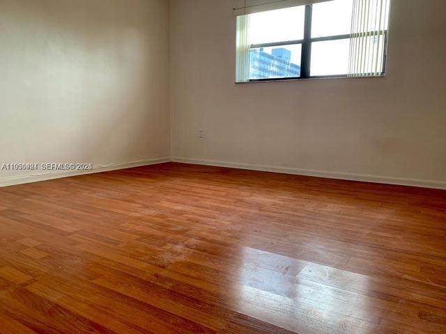 3522 NE 166th St 10, North Miami Beach, FL 33160