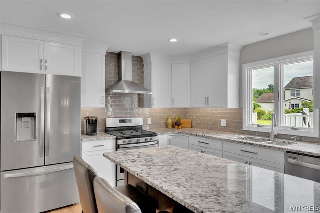 8892 Michael Douglas Dr, Clarence, NY 14032