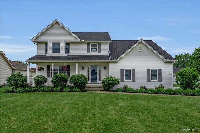 8892 Michael Douglas Dr, Clarence, NY 14032
