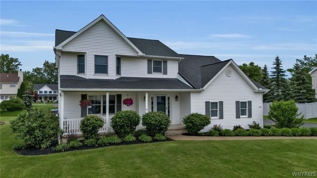 8892 Michael Douglas Dr, Clarence, NY 14032