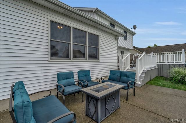 8892 Michael Douglas Dr, Clarence, NY 14032