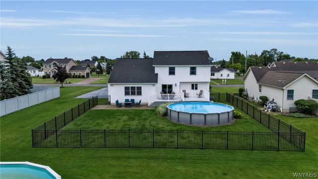 8892 Michael Douglas Dr, Clarence, NY 14032
