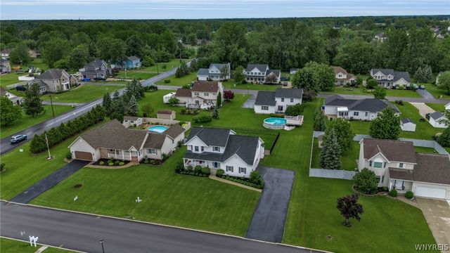 8892 Michael Douglas Dr, Clarence, NY 14032