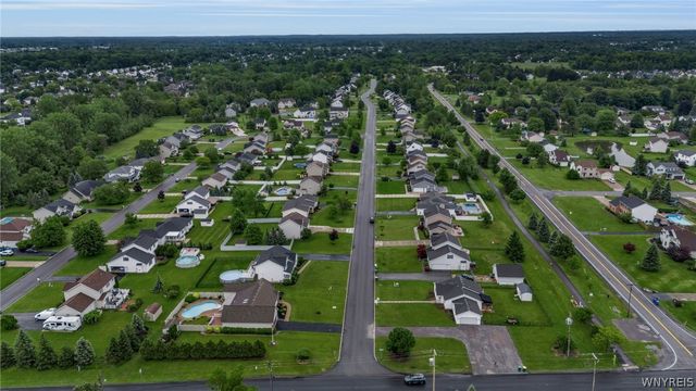 8892 Michael Douglas Dr, Clarence, NY 14032