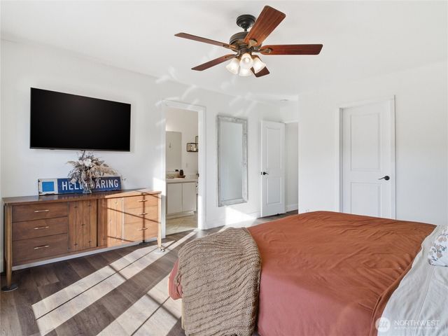 1015 Nunnally Avenue NW, Orting, WA 98360