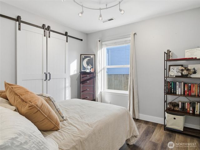 1015 Nunnally Avenue NW, Orting, WA 98360