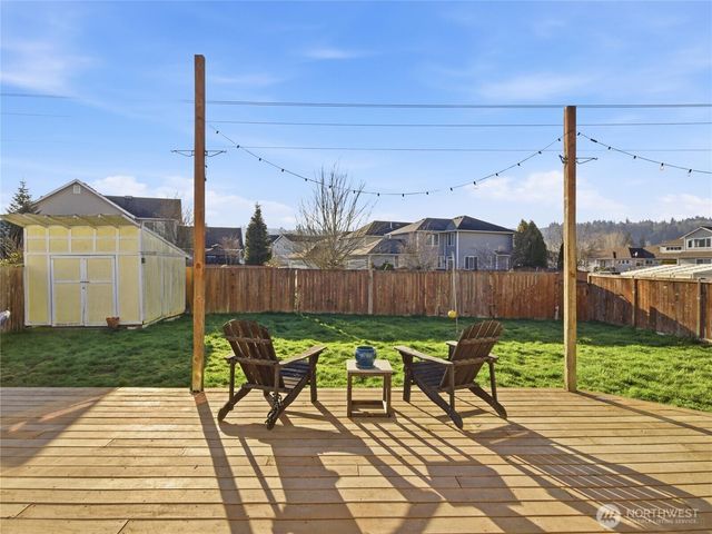 1015 Nunnally Avenue NW, Orting, WA 98360