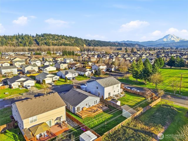 1015 Nunnally Avenue NW, Orting, WA 98360