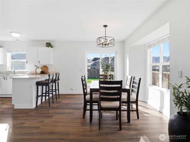 1015 Nunnally Avenue NW, Orting, WA 98360