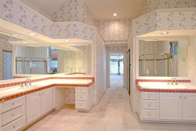 2 Woodmere Place, Spring, TX 77381