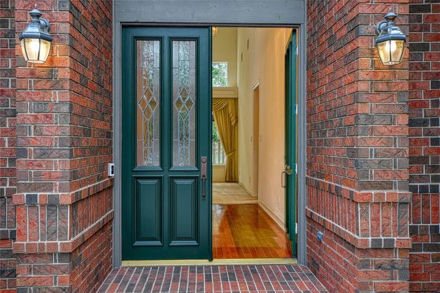 2 Woodmere Place, Spring, TX 77381