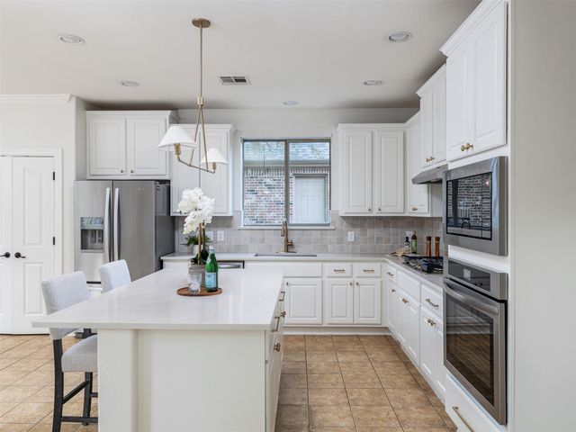 2709 Deep River CIR, Round Rock, TX 78665