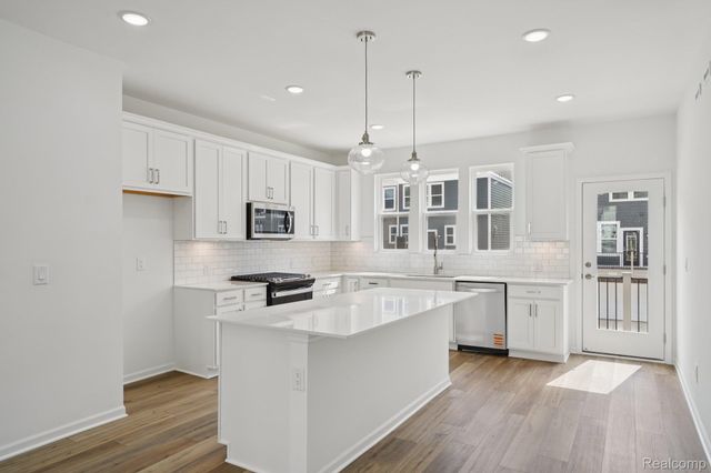 42831 Atwood Avenue, Novi, MI 48375