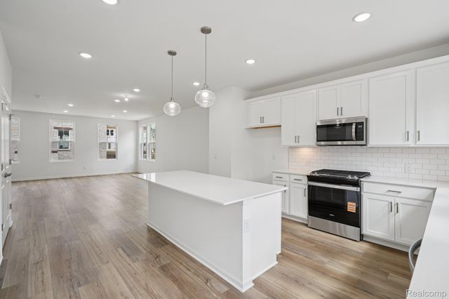 42831 Atwood Avenue, Novi, MI 48375