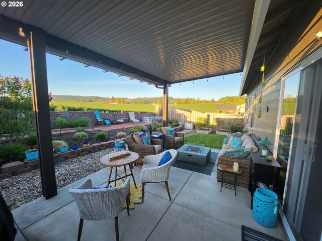 928 E 16TH St, Lafayette, OR 97127