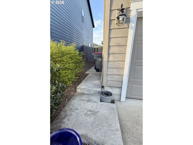 928 E 16TH St, Lafayette, OR 97127