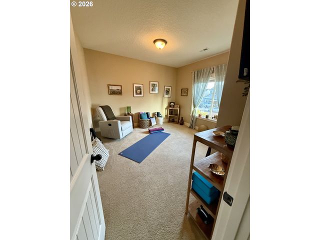 928 E 16TH St, Lafayette, OR 97127