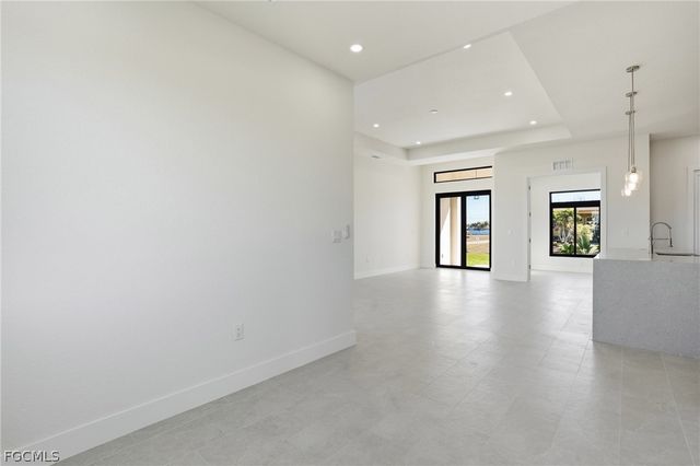 509 NE 25th ST, Cape Coral, FL 33909