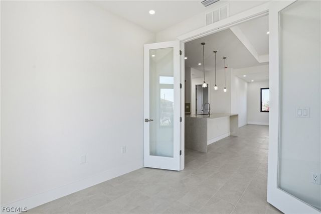 509 NE 25th ST, Cape Coral, FL 33909