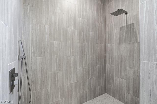 509 NE 25th ST, Cape Coral, FL 33909